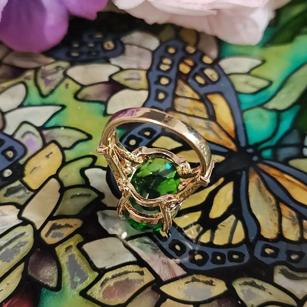 Emerald & Gold Fashion Ring - Size 8 - Picture 5 of 7
